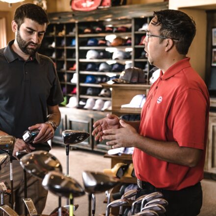 From Tee to Green: Expert Tips for Selecting and Buying Golf Clubs